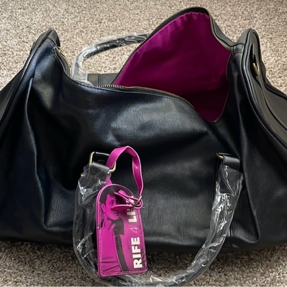 Brand new Matt Rife “Walk of Shame” Duffle bag with accessories